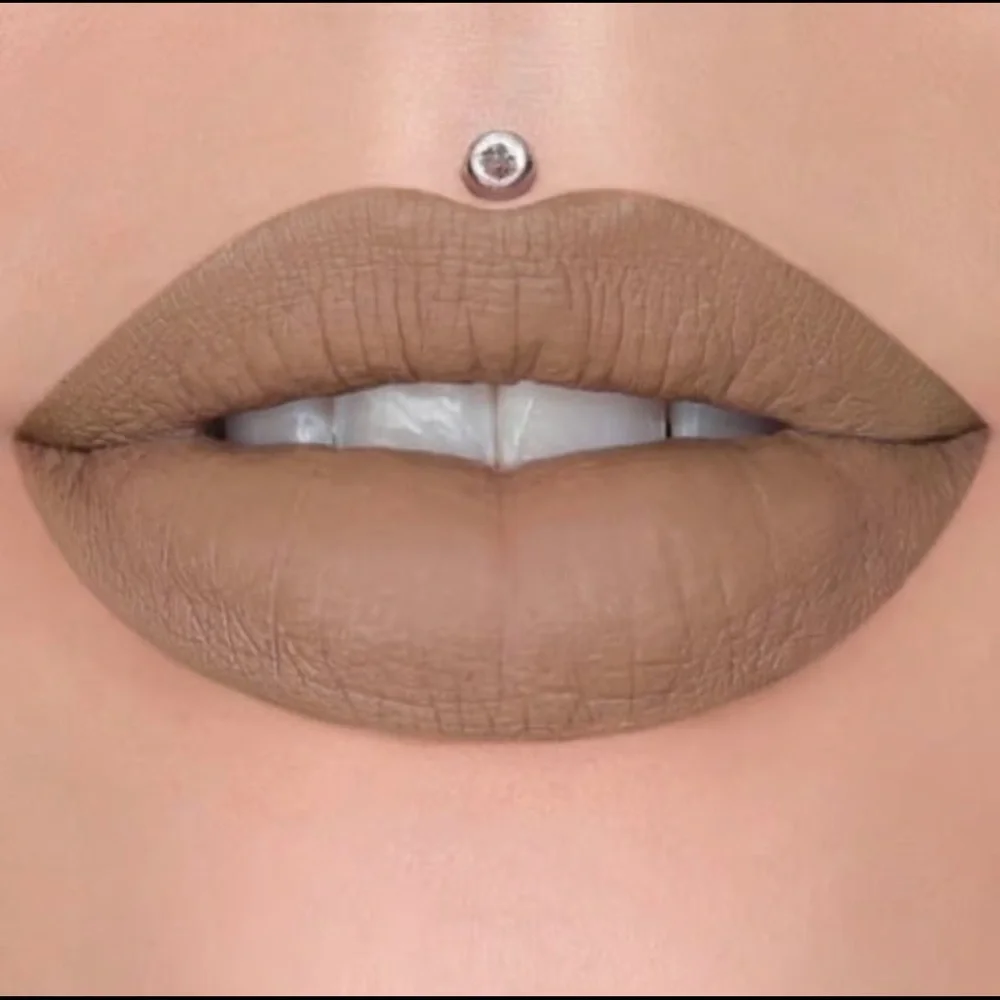 🪷 NIB Jeffree Star Velour Liquid Lipstick “Posh Spice”